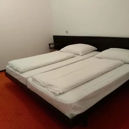 And Haludovo - Ribarsko Selo 3*