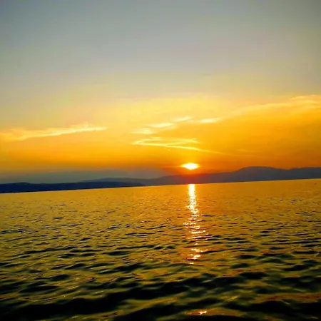 And Haludovo - Ribarsko Selo 3*