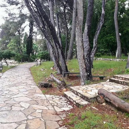 And Haludovo - Ribarsko Selo 3*