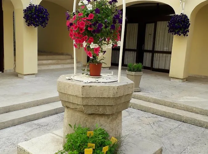 And Haludovo - Ribarsko Selo