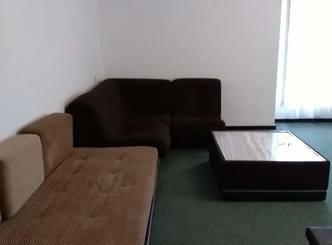 And Haludovo - Ribarsko Selo مالينسكا