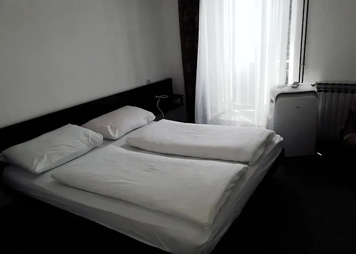 And Haludovo - Ribarsko Selo 3* مالينسكا