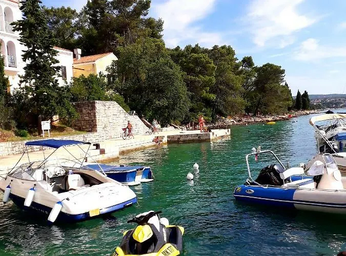 And Haludovo - Ribarsko Selo 3*