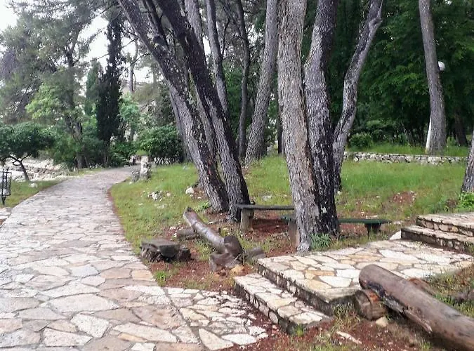 And Haludovo - Ribarsko Selo 3*