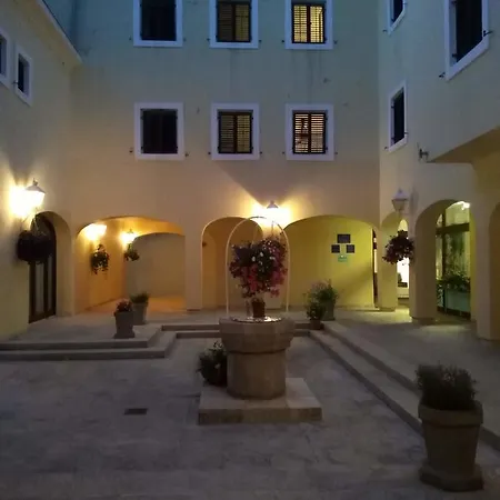 Penzion And Haludovo - Ribarsko Selo 3*